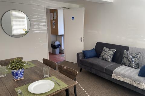 4 bedroom flat share to rent, Oxford Road