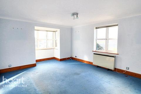 2 bedroom flat for sale, Victoria Crescent, London