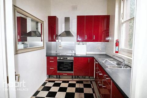 1 bedroom flat for sale, Victoria Crescent, London