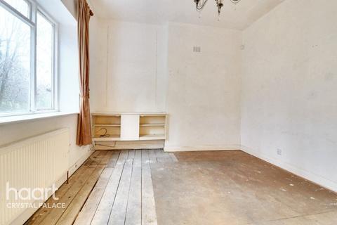 2 bedroom flat for sale, Victoria Crescent, London