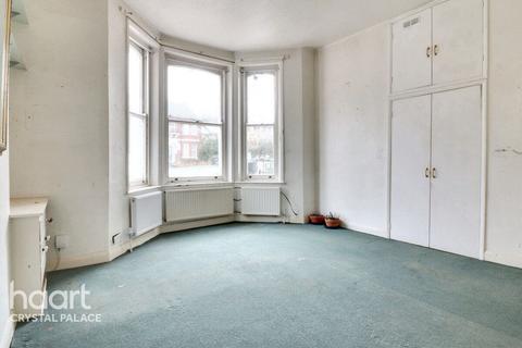 2 bedroom flat for sale, Victoria Crescent, LONDON