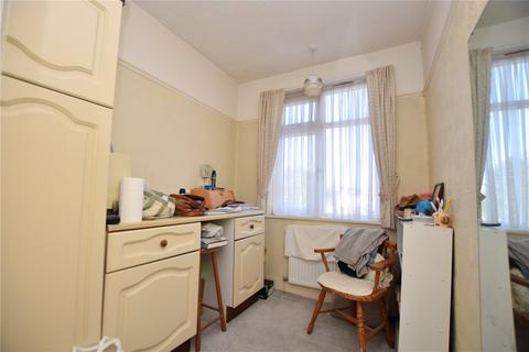 11 Reynolds Avenue, Chadwell Heath, Romford, RM6 4NT