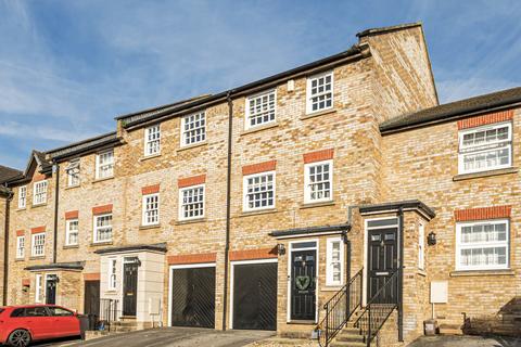 4 bedroom terraced house for sale, Theaks Mews