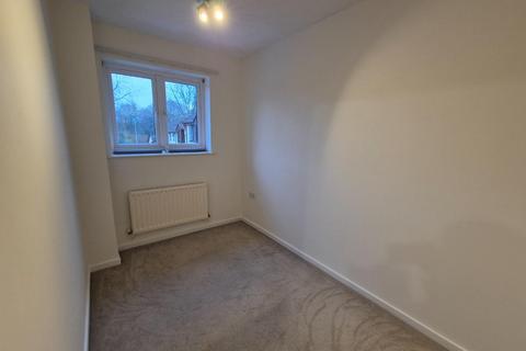 2 bedroom semi-detached house to rent, Woodpecker Way, Northampton NN4