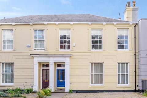 4 bedroom house to rent, Railway Street, Beverley