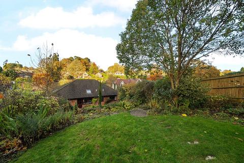 4 bedroom bungalow for sale, Honeysuckle Lane, Hampshire GU35