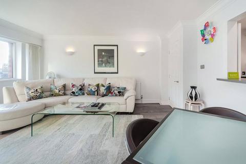 1 bedroom flat for sale, Charter House, Crown Court, London, WC2B