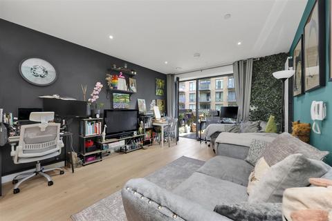 1 bedroom flat for sale, Banyan Court | Royal Warf | Pontoon Dock | London