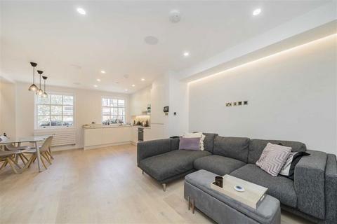 3 bedroom flat to rent, Windmill Street, London W1T