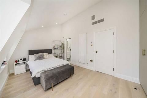 3 bedroom flat to rent, Windmill Street, London W1T