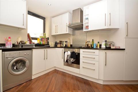 3 bedroom apartment to rent, Richmond Road, London Fields, E8