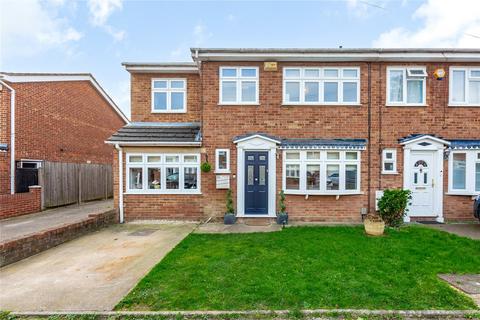 4 bedroom semi-detached house for sale, Silver Way, Romford, RM7