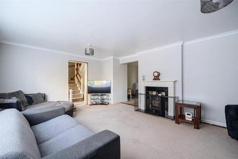 3 Heath Close, Polstead Heath, Colchester, CO6 5BE