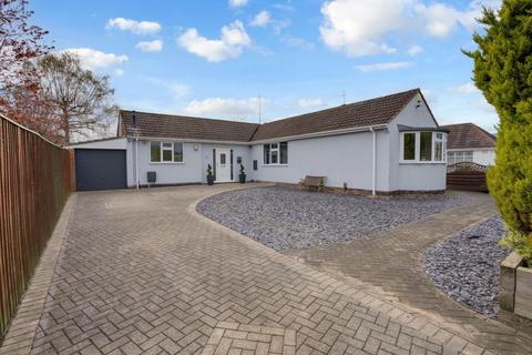 3 bedroom bungalow for sale, St. Andrews Drive, Grimsby DN32