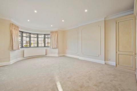 5 bedroom detached house to rent, Alexander Avenue, London, NW10