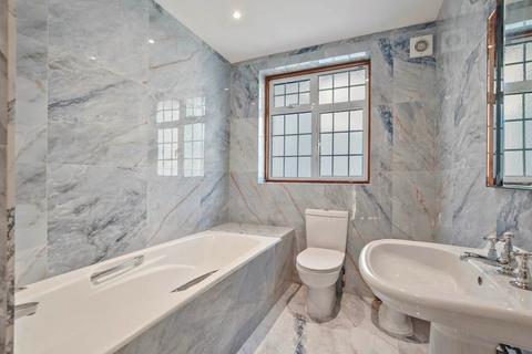 5 bedroom detached house to rent, Alexander Avenue, London, NW10