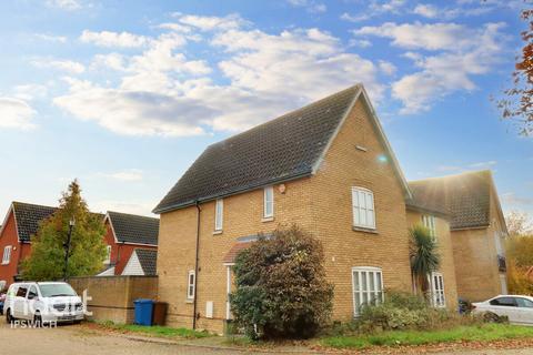 3 bedroom semi-detached house for sale, Harrier Close, Ipswich