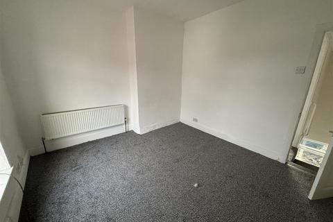 2 bedroom house to rent, Lind Street, Liverpool L4