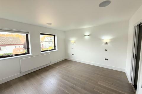 5 bedroom end of terrace house to rent, Hollies End, Mill Hill, NW7