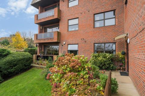 2 bedroom flat for sale, Lyonsdown Road, Barnet