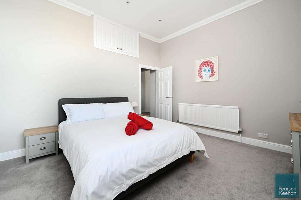 Girton House, Kingsway, Bn3 (7).jpg