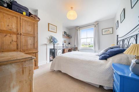 5 Freshford Street, London, SW18 3TG