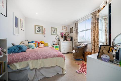 5 Freshford Street, London, SW18 3TG