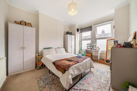 2 bedroom maisonette for sale, Boundary Road, Colliers Wood