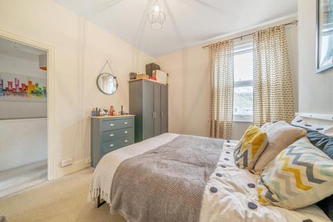 2 bedroom maisonette for sale, Boundary Road, Colliers Wood