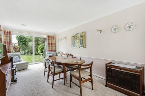 103 Stratton Road, Sunbury-on-thames, TW16 6PG