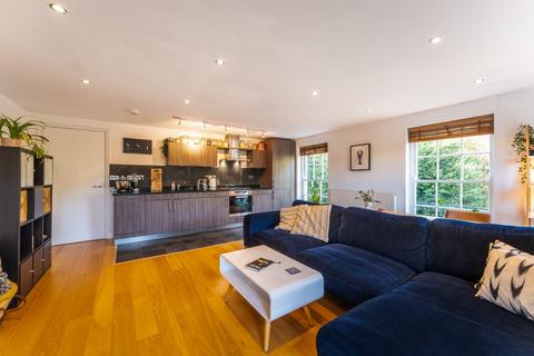 Flat 11, Grove House Cornwallis Grove, Bristol, BS8 4DE