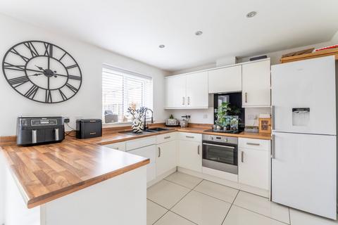 3 bedroom detached house for sale, Parfitt Road, Bradwell