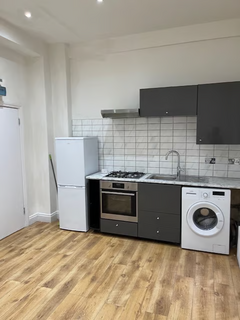 1 bedroom flat to rent, High Road Leytonstone, London E11