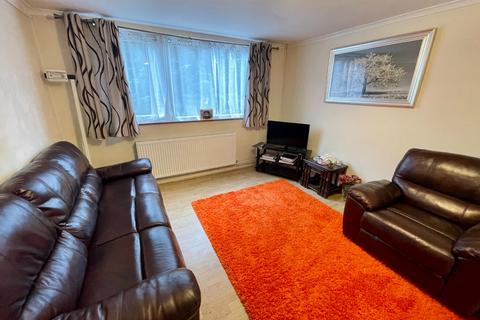 2 bedroom maisonette for sale, Falconers Road, Luton, Bedfordshire, LU2 9ET