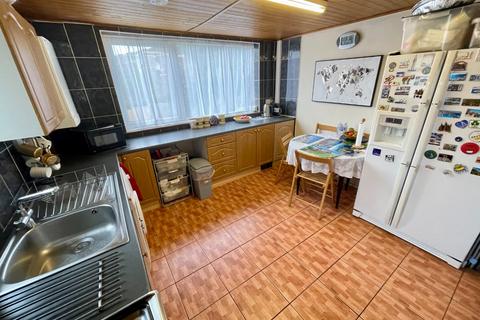 2 bedroom maisonette for sale, Falconers Road, Luton, Bedfordshire, LU2 9ET