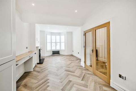 4 bedroom house to rent, Rosaville Road, Fulham