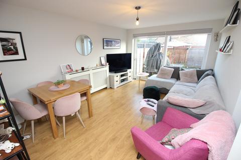 2 bedroom maisonette for sale, Larkspur Way, Epsom KT19