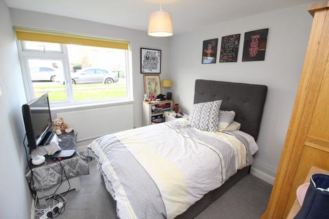 2 bedroom maisonette for sale, Larkspur Way, Epsom KT19