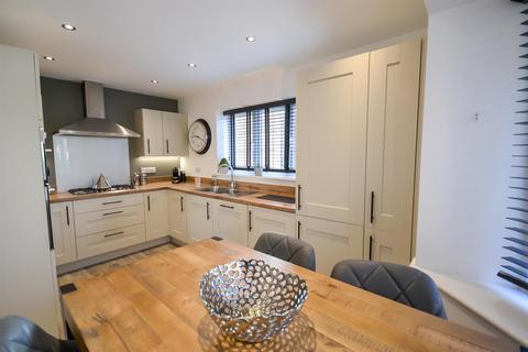 13 Barry Close, Radcliffe On Trent, Nottingham, NG12 1DY