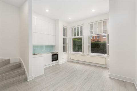 Studio to rent, Greencroft Gardens, South Hampstead NW6