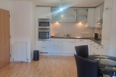 2 bedroom flat to rent, Queens Crescent, Aberdeen AB15