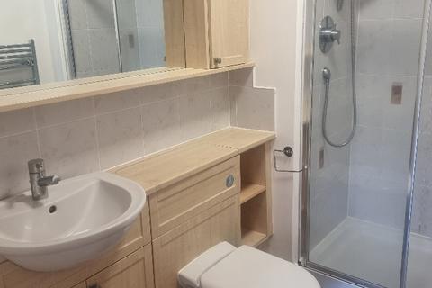 2 bedroom flat to rent, Queens Crescent, Aberdeen AB15