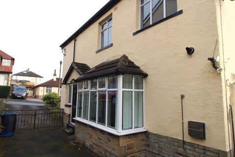 3 bedroom semi-detached house for sale, Hinchliffe Avenue, Baildon, Shipley, BD17