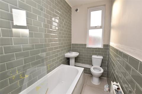60 Harlech Road, Leeds, LS11 7DG