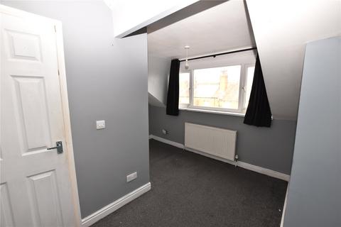 60 Harlech Road, Leeds, LS11 7DG