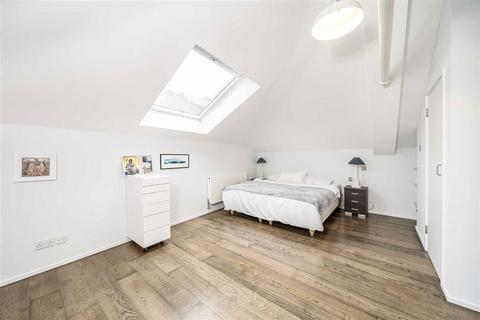 3 bedroom flat to rent, Brook Mews North, London W2