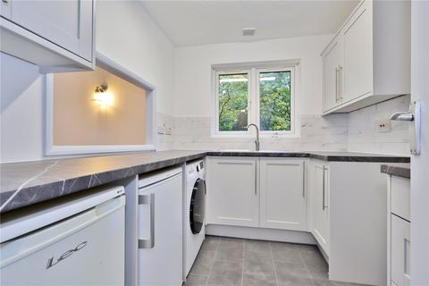 2 bedroom apartment for sale, Foxhills, Woking, Surrey, GU21