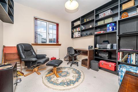 8 Glenfield, Carnock, Dunfermline, KY12 9JW