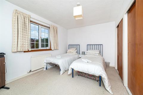 8 Glenfield, Carnock, Dunfermline, KY12 9JW