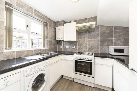 3 bedroom house to rent, Henry Doulton Drive, London SW17